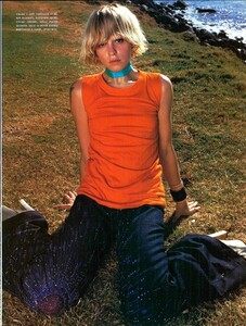 ARCHIVIO - Vogue Italia (May 2000) - Summer Clicks - 012.jpg