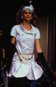 1401993070_chanel-fw-1990(2).thumb.jpg.1a58120d01a79b38173f82897c22a83b.jpg