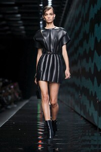 Ellen Rosa Versace Fall 2020 RTW MFW 1.jpg