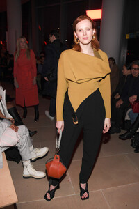 Karen+Elson+Proenza+Schouler+Front+Row+February+i_fjzsVOio8x.jpg