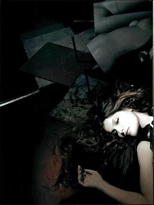 ARCHIVIO - Vogue Italia (February 2008) - Laetitia Casta - 003.jpg