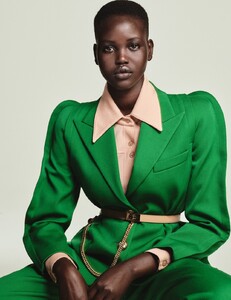 1479461272_VogueGermanySepetmeber201949.thumb.jpg.9bd9a222f83ba74df24d03644bcb0fb1.jpg