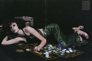 147995336_VogueItaliaAugust2004StarryEveningLook1.thumb.jpg.345e0ab6f310ccbae064d39964081d24.jpg