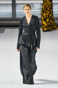 Deirdre Firinne Carolina Herrera Fall 2020 RTW NYFW 1.jpg