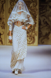 150023773_chanel-hc-ss-1993(4).thumb.jpg.bec971deb8483273f9034a78d27e0250.jpg