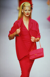 1502857382_chanel-fw-1995(22).thumb.jpg.edf4ab7436db5463bd331f2c7877fb60.jpg