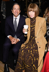 Anna+Wintour+Michael+Kors+FW20+Runway+Show+7hSH-lY0hHyx.jpg