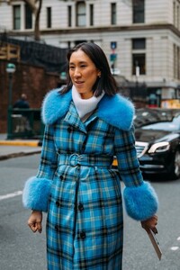 151183723_NYFW-Day-7(2).thumb.jpg.6b03025926569bab11f7e49fb179d290.jpg