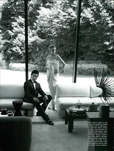 ARCHIVIO - Vogue Italia (December 2007) - Chic And Ravishing - 013.jpg