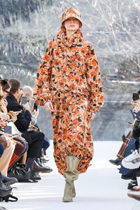Deirdre Firinne Kenzo Fall 2020 RTW PFW 2.jpg
