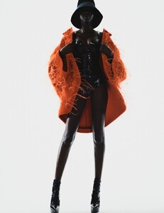 1551659206_VogueGermanySepetmeber201935.thumb.jpg.4956055bab5ef4a62b92b49f2e07686e.jpg