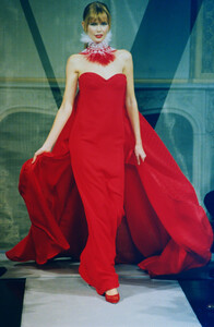 1555553693_valentino-hc-ss-1998(1).thumb.jpg.7a2dff3863b7f132e9cbbd5e28dafaf5.jpg