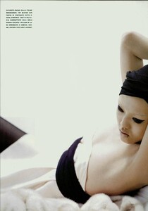 ARCHIVIO - Vogue Italia (December 2005) - Pure And Chic- 006.jpg