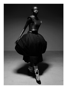 1579089628917-ID_rihannazine_anok_yai_07.thumb.jpeg.241bf7c7f886ec62862656ac16ae56d0.jpeg
