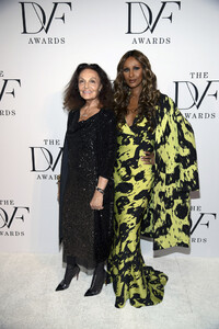 Iman+Diane+von+Furstenberg+Hosts+2020+DVF+1sQvGW9LhHYx.jpg