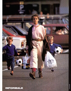 1645476909_VOGUEITALIASEPTEMBER1984UnaDonnaNuovaAlColmoDellInformaleHansFeurer10.thumb.jpg.5191d52bfee32984dfd2c63700af0dec.jpg