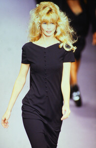 168009882_karl-lagerfeld-fw-1995(13).thumb.jpg.34dce5ae8e21ba692be80f396817c4eb.jpg