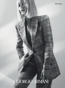 1711171972_Mert__Marcus_Giorgio_Armani_Fall_Winter_19_20_06.thumb.png.97cac30a288852635fb4d446b219c470.png