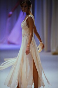 1715915112_alberta-ferretti-ss-1994(1).thumb.jpg.6c4169c4ed0004a67724145e7d0df2ca.jpg