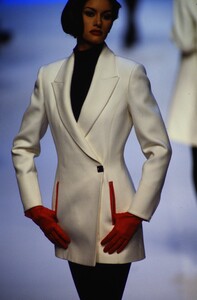 1725377652_claude-montana-fw-1992(7).thumb.jpg.0ecd21ace085eaac5c2647a74bd4fb93.jpg