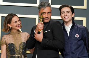 1728258630_NataliePortman92ndAnnualAcademyAwardsXhWyuG542Bax.thumb.jpg.9425d12d4300196c2d9b11e9e675c140.jpg