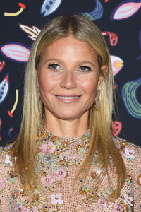 Gwyneth+Paltrow+Harper+Bazaar+Exhibtion+Musee+nT1I7YaCf7zx.jpg