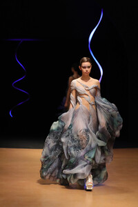 Iris+Van+Herpen+Runway+Paris+Fashion+Week+IozZjdFkQwOx.jpg