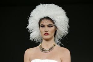 1769627777_AlexisMabilleRunwayParisFashionWeekHauteMzA-QuZsWzex.thumb.jpg.97162e186dd9732790019bdd6238cb1b.jpg