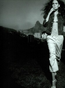 ARCHIVIO - Vogue Italia (May 2001) - Cool Summer - 025.jpg
