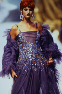 1819280079_chanel-hc-fw-1991(31).thumb.jpg.9f7fc661ccf38c4f3e8312db845fe39b.jpg