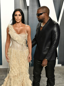 Kim+Kardashian+2020+Vanity+Fair+Oscar+Party+cDPN90PMbMzx.jpg