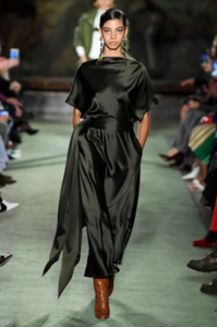 1847715950_BrandonMaxwell(6).thumb.png.f697f393475698689283ed998c623bf8.png