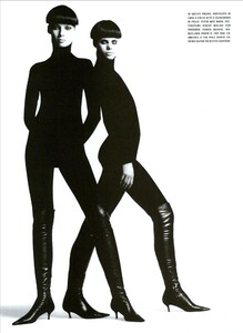 ARCHIVIO - Vogue Italia (November 2003) - The Now Shape - 006.jpg