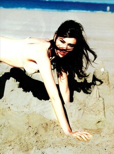 ARCHIVIO - Vogue Italia (June 2001) - Smash of Stripes - 010.jpg