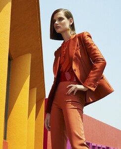 1891766136_BazaarUSSeptember201910.thumb.jpg.ba06c029fa3cb73eb01f977049d3a6c6.jpg