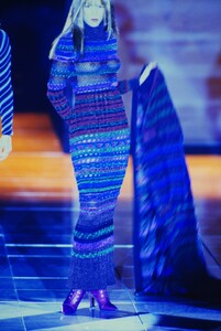 1940560524_versace-fw-1993(26).thumb.jpg.73fb99803fb625d76bea24f867c3fa7d.jpg
