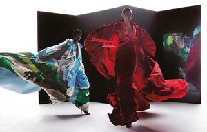 1962314889_VogueJapanJanuary2019-2.thumb.jpg.a39ad2f865e3060853f192bb85cf5967.jpg