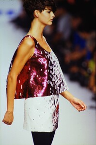 1978617399_karl-lagerfeld-ss-1991(3).thumb.jpg.7b0293e27d00915e6de5e9c2447db537.jpg