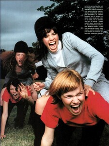 ARCHIVIO - Vogue Italia (August 2000) - Next Way The Multiple - 004.jpg