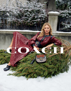 2019-Coach-Holiday-Campaign-Slide-2.thumb.jpg.ac01119d4c60dbaa587a96ad37b5aafb.jpg