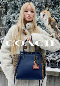 2019-Coach-Holiday-Campaign-Slide-5.thumb.jpg.e0e4cf05efd245b27a842a904588c8ba.jpg