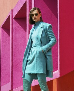 2025225319_BazaarUSSeptember20194.thumb.jpg.1c7e813d796fc626d405291d89e99620.jpg