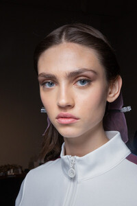 Tory+Burch+Fall+2020+Backstage+-t_hbi8O3lRl.jpg