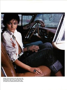 ARCHIVIO - Vogue Italia (August 2001) - A Streak Of Blue Denim - 006.jpg