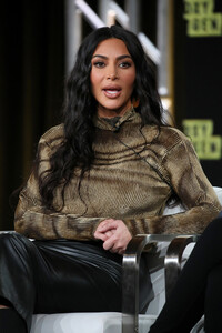 Kim+Kardashian+2020+Winter+TCA+Tour+Day+12+fC9QohWmE6qx.jpg