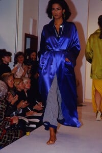 2139827645_isaac-mizrahi-ss-1989(3).thumb.jpg.0bd0ba7d073e18157a89ad1ed733c6a9.jpg