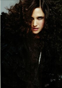 ARCHIVIO - Vogue Italia (March 2004) - Jennifer Connelly - 012.jpg