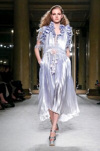 Deirdre Firinne Philosophy di Lorenzo Serafini Fall 2020 RTW MFW 3.jpg