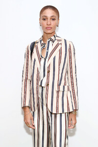 Adwoa+Aboah+Tory+Burch+Fall+Winter+2020+Fashion+U2cLGswVv2Ix.jpg