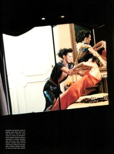 ARCHIVIO - Vogue Italia (February 2001) - The Vagaries of Fashion - 010.jpg